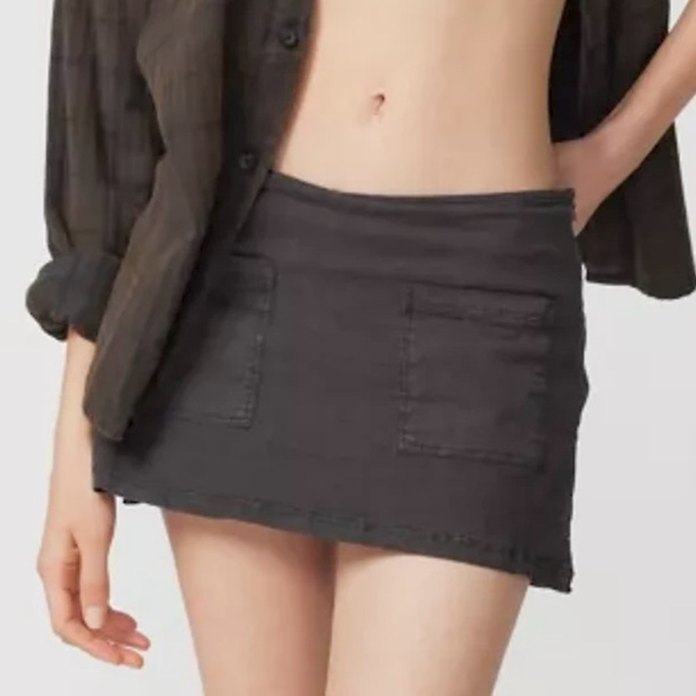 Urban Outfitters Dariah Low Rise Mini Skort